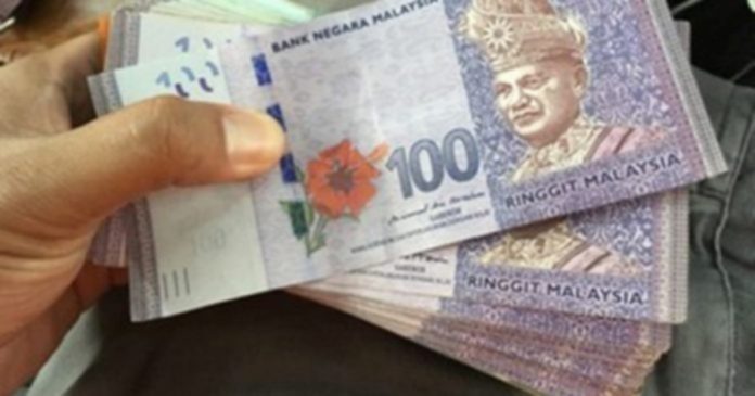 malaysia-money-bank-notes-stacki