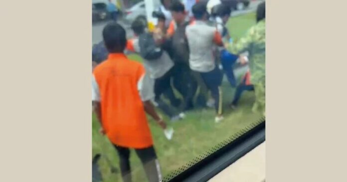 a77934f370493821ad394c765af092b3