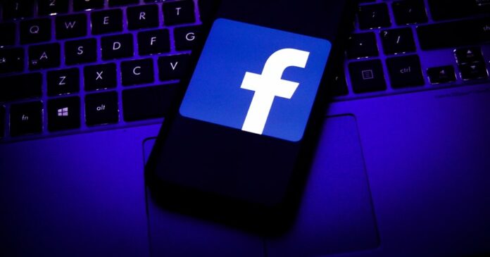 facebook-icon-on-a-mobile-phone