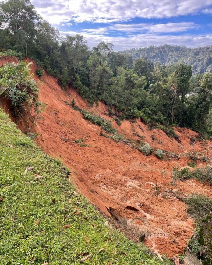 fb5047fbdc5ab9aa24966a05cf04b405