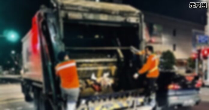 photo-1611461981149-1da1fe615e7e