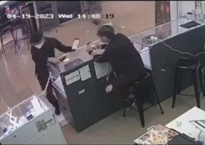 208a82f8c00084d40a0a6170ac1079d0