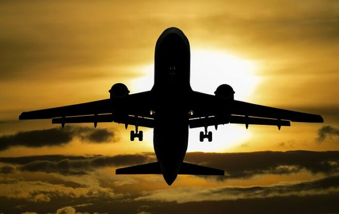 aircraft-1362586__480