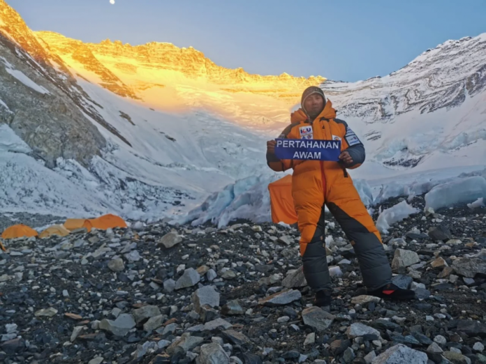 65da0fc844a2abd68d1ddc48771ec53d