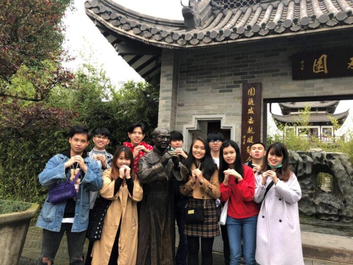 学生赴中国广西中马钦州产业园进行实习。