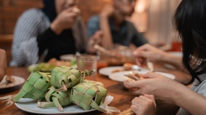 makan-berlebihan-di-hari-raya