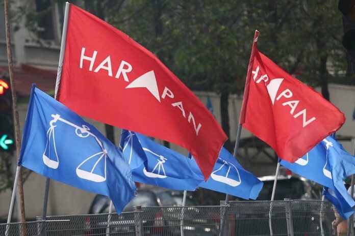 03b8ceb8369ea9b1bf85ea87bc0d119d