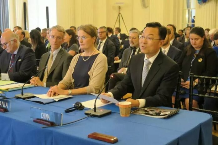 ed42a0008e0e5e92df93569ca6571ee9