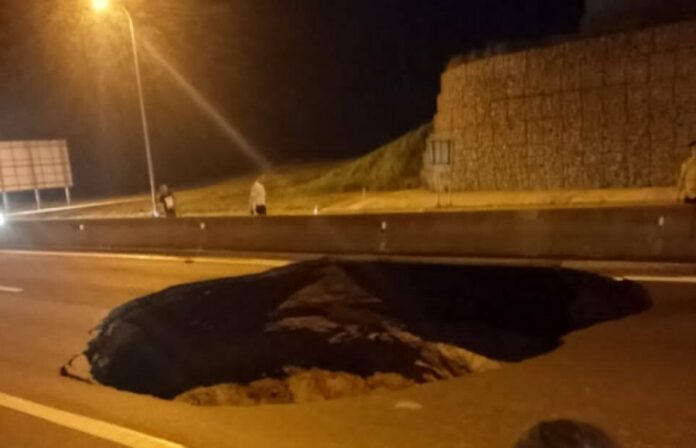 61951f8d39c939fbb406134e7dabeb6d