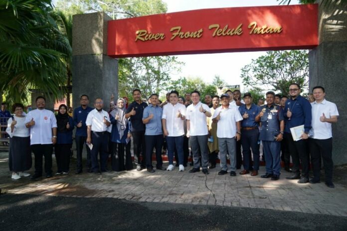 a84db4342448f4e80a894bd8a8b9c051