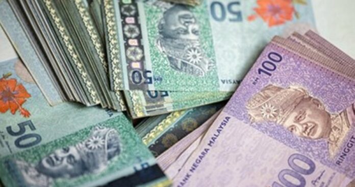 big-pile-malaysian-ringgit-large-260nw-2125939775-696x366