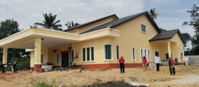 f806fd46d98e0a3d0260f97e003b702e