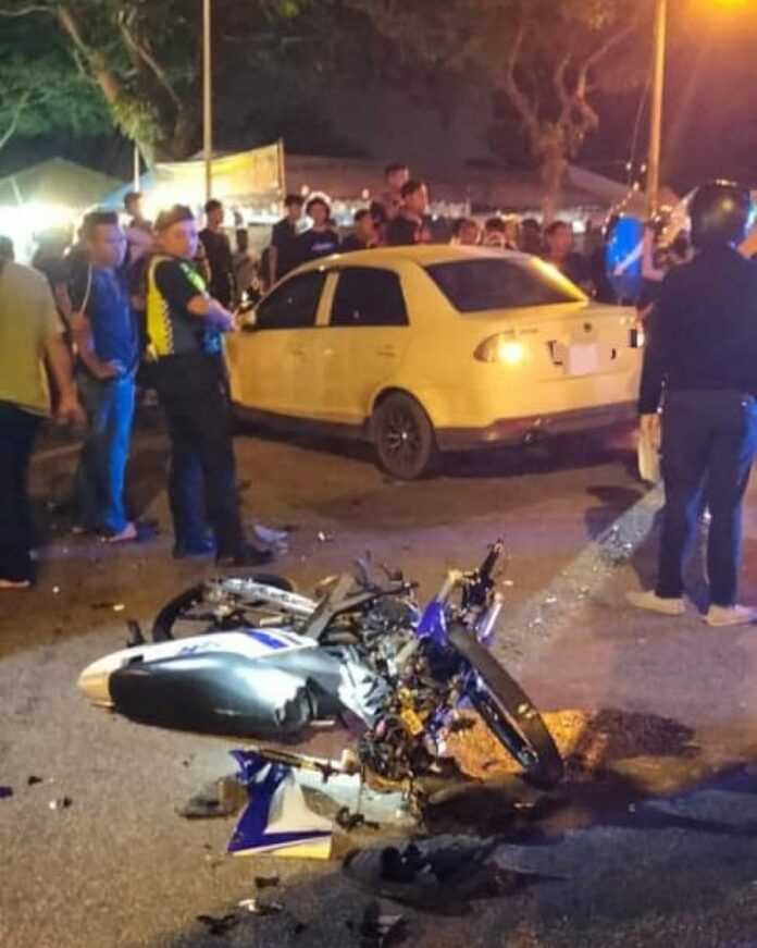 3511f5741906e6d8faebb5bb218d3dc7