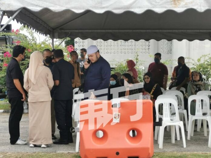 4c3e0bd7b8c353359ead7e021cd88974