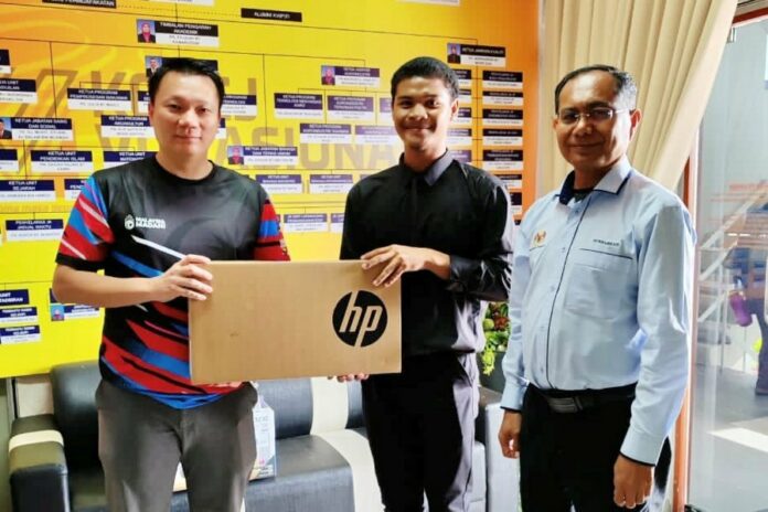 64094c265169479849137a7decf82ea7