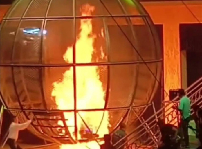 6e9823b74d2651a4ef891c0bebf93bce