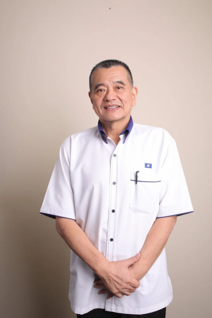 894b8fc694517abc97aae5855752122b