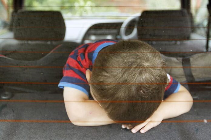 kid-locked-car-1200x800