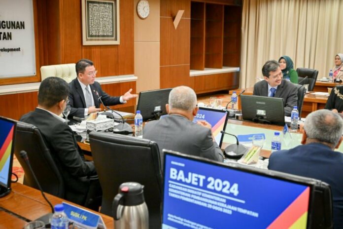 394dd1900b576b45e615517fb1215a0d