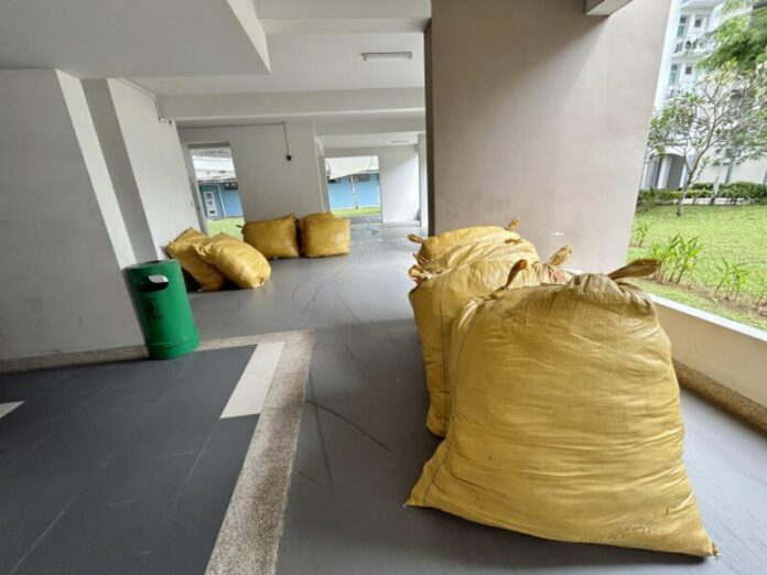 3734ecee2e241ee527cf5ae8d4f967b5