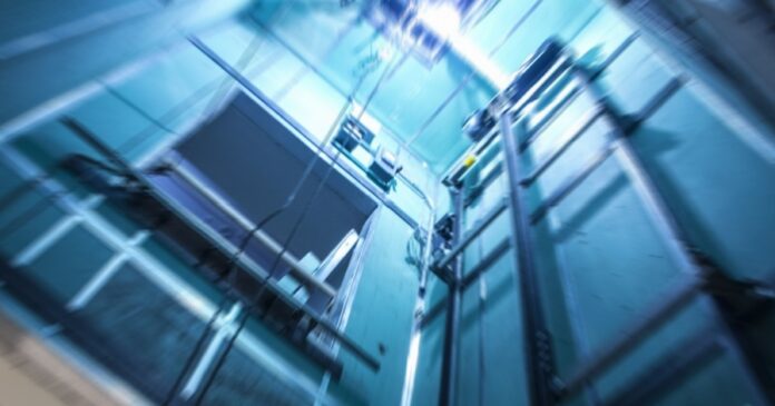 elevator-1121069_1280