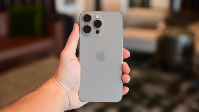 iPhone-15-Pro-Max-review-scope-the-difference