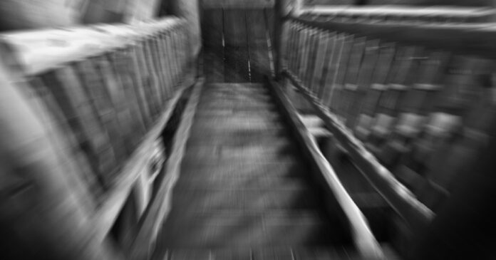 stairs-203464_1280