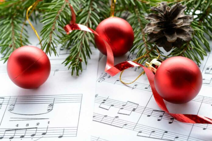 christmas-bulbs-on-music