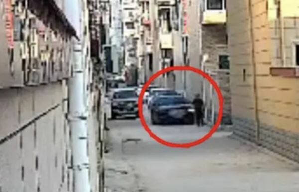开车前后辗压早餐店老板 男子事后发文:报仇了!