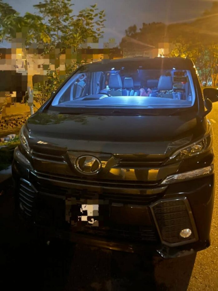 e19ef72b391ea9632c336694ee22158f