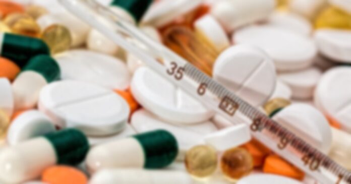 thermometer-headache-pain-pills-139398